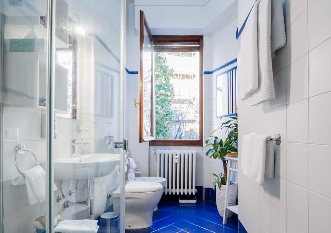 Appartamento Blu A Milano Zona Ripamonti Vicino Allo Ieo Milão Exterior foto